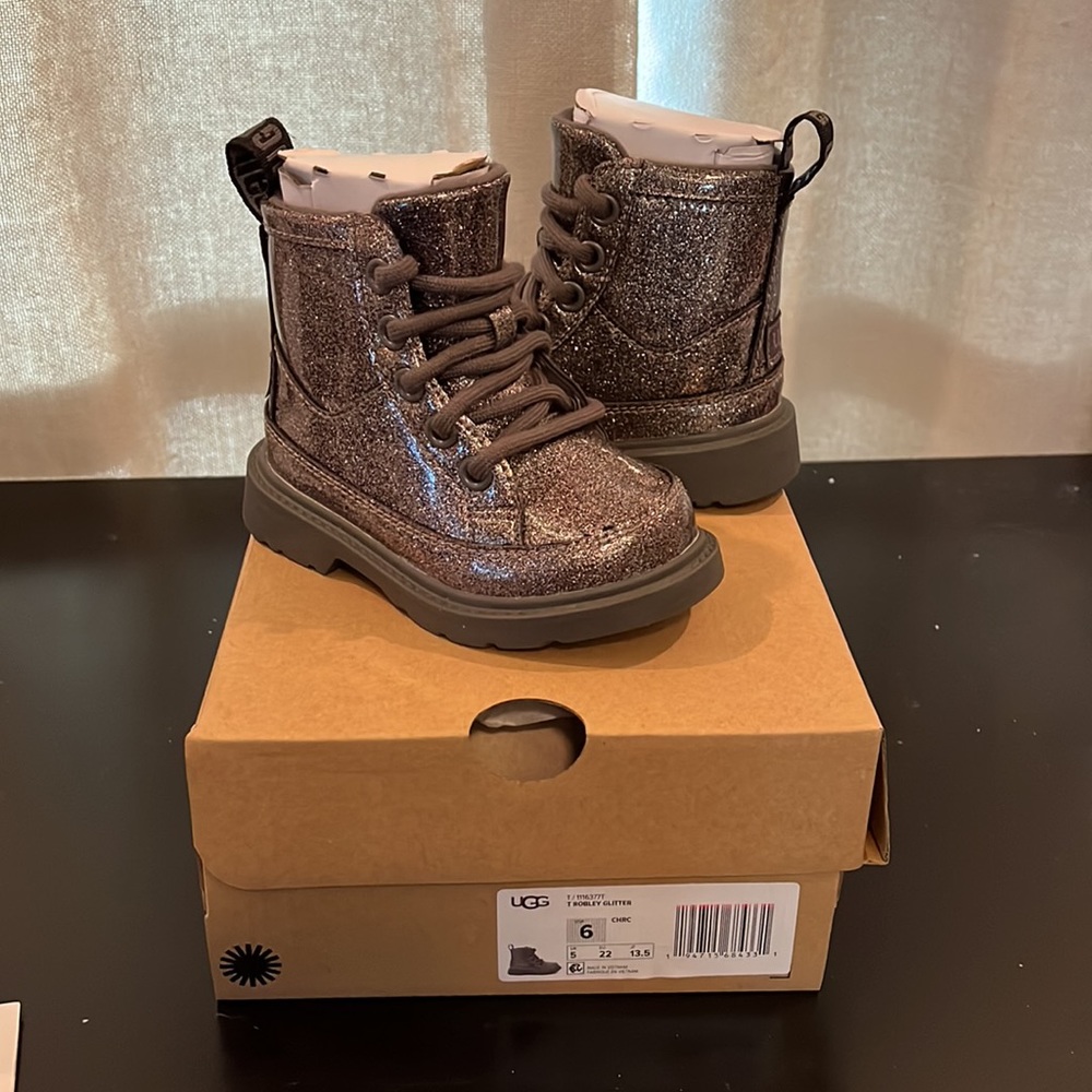 UGG ROBLEY GLITTER BOOTS - Picture 2 of 4